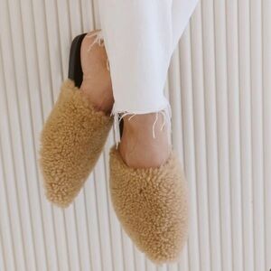 NWOB JENNI KAYNE Shearling Mule size 38